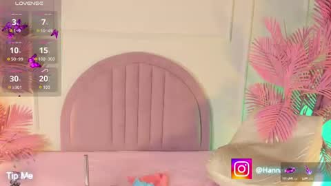 hanaahquinn online show from July 16, 11:35 am