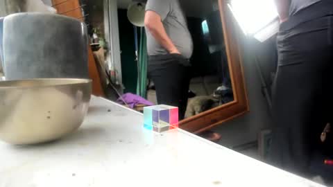 handncocknocum online show from December 25, 12:15 pm