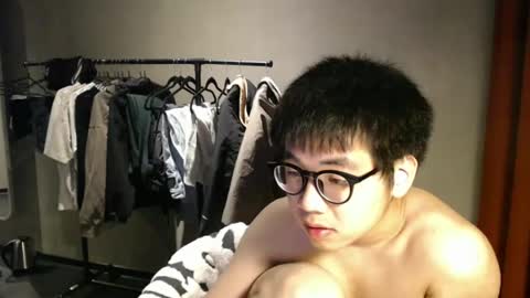 handsome_mannn online show from February 27, 8:20 pm