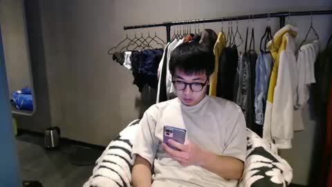 handsome_mannn online show from February 8, 4:04 pm