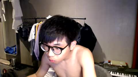 handsome_mannn online show from August 2, 9:38 pm