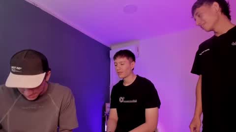 leonardfarrucknick and otis online show from July 11, 1:58 pm