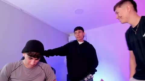 leonardfarrucknick and otis online show from June 16, 12:42 pm