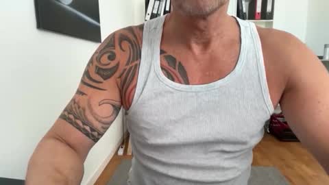 hanky online show from September 19, 11:47 am