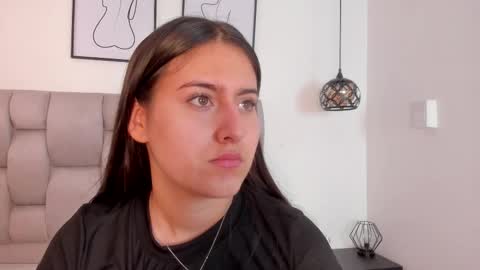 hanna__evans_ online show from November 8, 12:19 pm