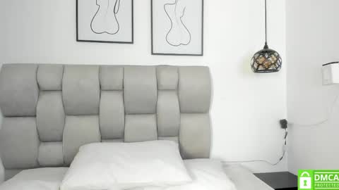 hanna__evans_ online show from April 22, 12:23 pm