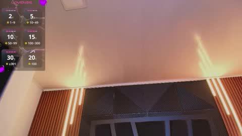 HANNA BECKER online show from March 17, 11:15 am