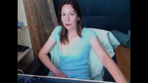 hanna_ha online show from April 23, 7:04 pm