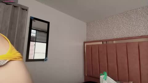  H A N N A  online show from April 23, 8:43 pm