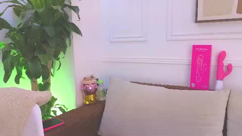 HANNA SOFIA online show from July 25, 10:57 am