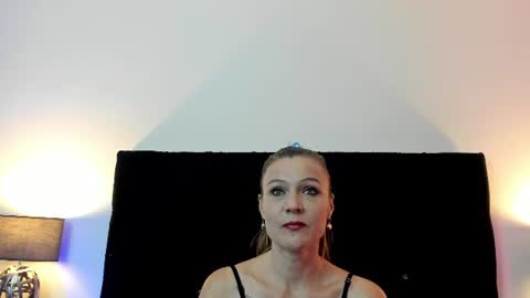 hanna_vell11 online show from July 8, 2:37 am