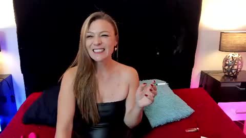 hanna_vell11 online show from July 23, 1:41 am