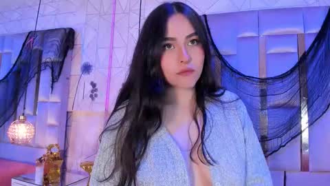  Hanna Collins  online show from December 2, 12:58 pm