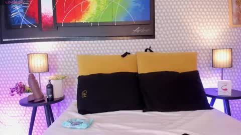 Hanna online show from December 15, 4:19 am