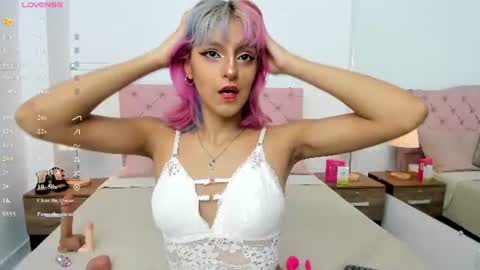 Hannah online show from June 12, 11:31 am