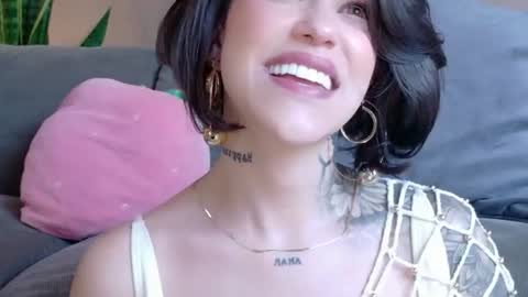 Hannah  online show from June 30, 8:07 pm