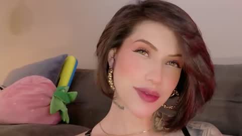 Hannah  online show from June 12, 2:54 am