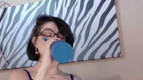 Hannah  online show from November 27, 2:08 am