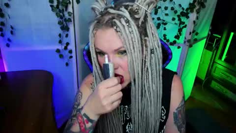 Hannah online show from November 12, 10:39 am