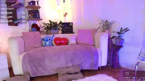 hannah_lovee online show from March 23, 8:30 am