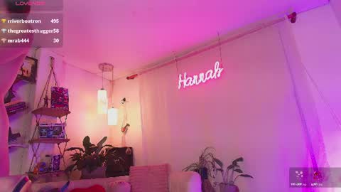 hannah_lovee online show from July 7, 6:47 am
