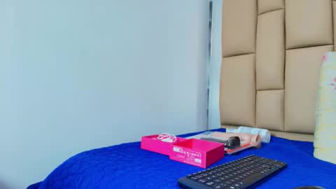 hannah_teehn online show from November 19, 7:12 pm