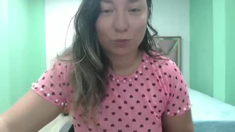 hannahevans2 online show from May 25, 12:11 pm