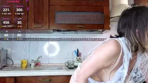Hannah online show from June 14, 7:32 am
