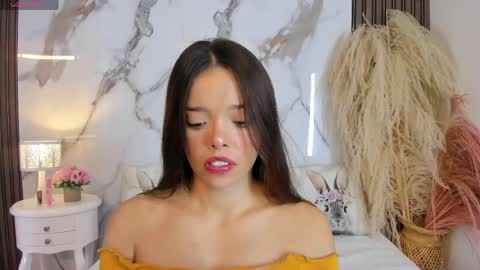 Hannahill69 online show from April 28, 4:50 am