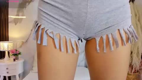 Hannahill69 online show from July 22, 5:20 am