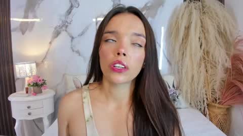 Hannahill69 online show from April 30, 5:12 am
