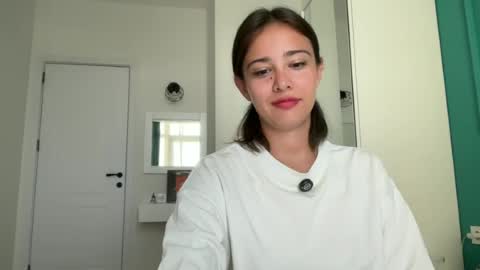hannahinto online show from August 2, 12:40 pm