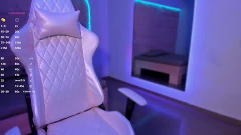 hannahmonttgomery  Help me reach 100 Hands up online show from February 11, 4:11 pm