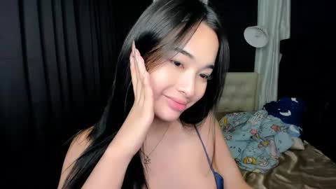 Hannah online show from June 20, 5:41 pm