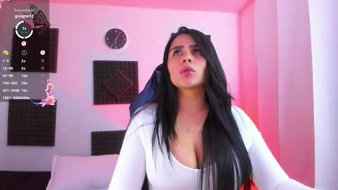 Hanna  online show from October 31, 11:05 pm