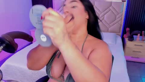 Hannasscott online show from November 21, 4:10 am