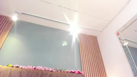 hannawen_ online show from May 1, 8:58 pm