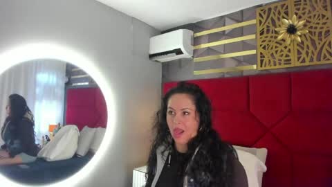 Hanny  online show from April 23, 11:51 am