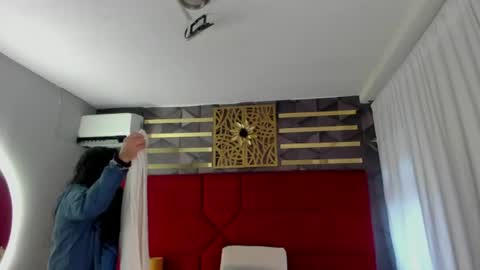 Hanny  online show from June 17, 11:26 am