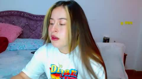 isabella   online show from November 6, 6:22 pm