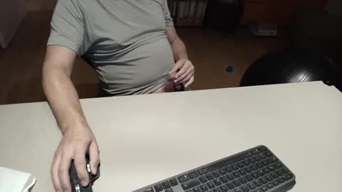 Snapshot of happybugger chatting on October 11, 6:22 pm Cum for you online show from October 11, 6:22 pm