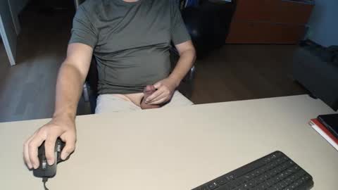 Snapshot of happybugger chatting on September 20, 7:22 am Cum for you online show from September 20, 7:22 am