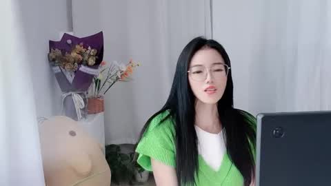 Daisy online show from April 22, 2:52 am
