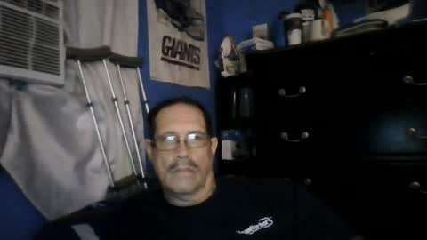 happyhappy4 online show from June 28, 5:03 am