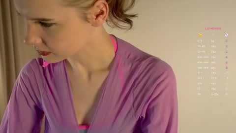Evy  online show from April 22, 10:50 pm
