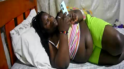 happysonia online show from July 8, 4:10 pm