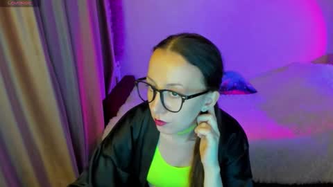 Snapshot of happystephanie chatting on September 27, 4:16 pm Stephanie online show from September 27, 4:16 pm