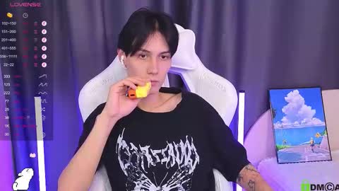 Mark online show from November 5, 11:07 pm