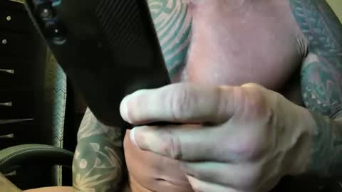 hardbody205a online show from January 11, 11:33 pm