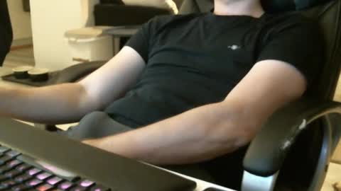 hardfucklover1 online show from December 18, 2:23 pm